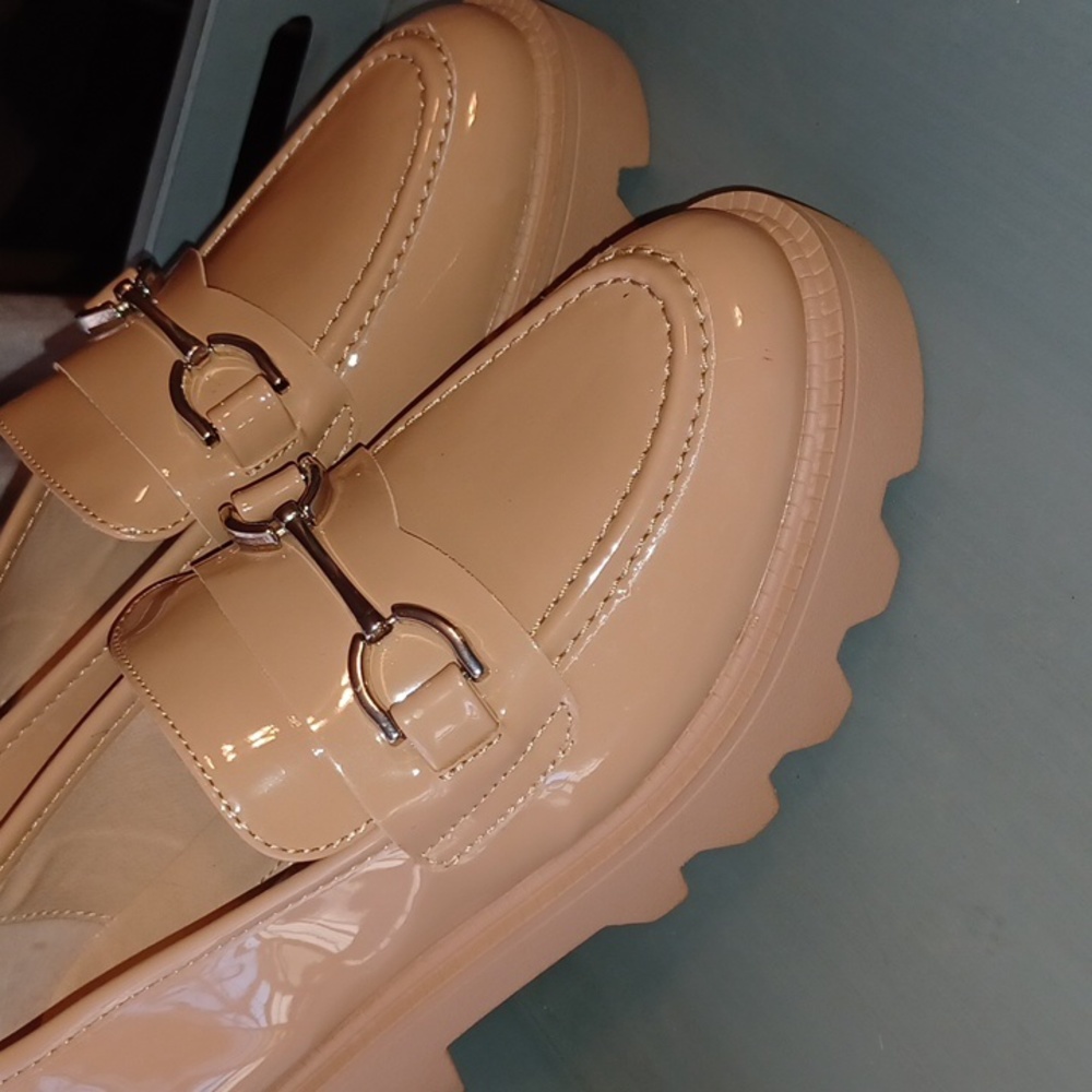 🎉👄Nude Platform Lug Sole Loafers🩷🎉 - Picture 1 of 4